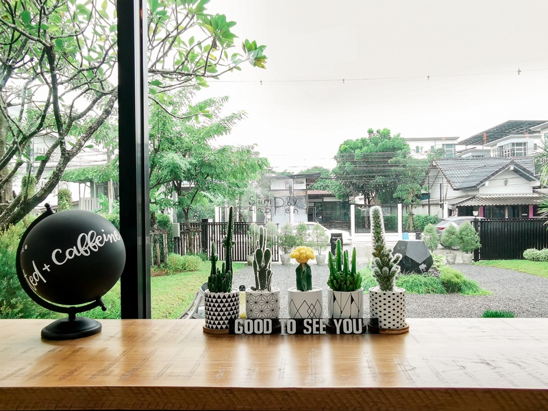 บรรยากาศในร้าน Caddict Space Bangkok Cafe & Restuarant